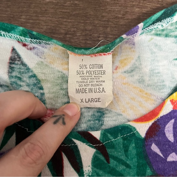 Vintage Floral Tropical Tee Shirt - Picture 3 of 3